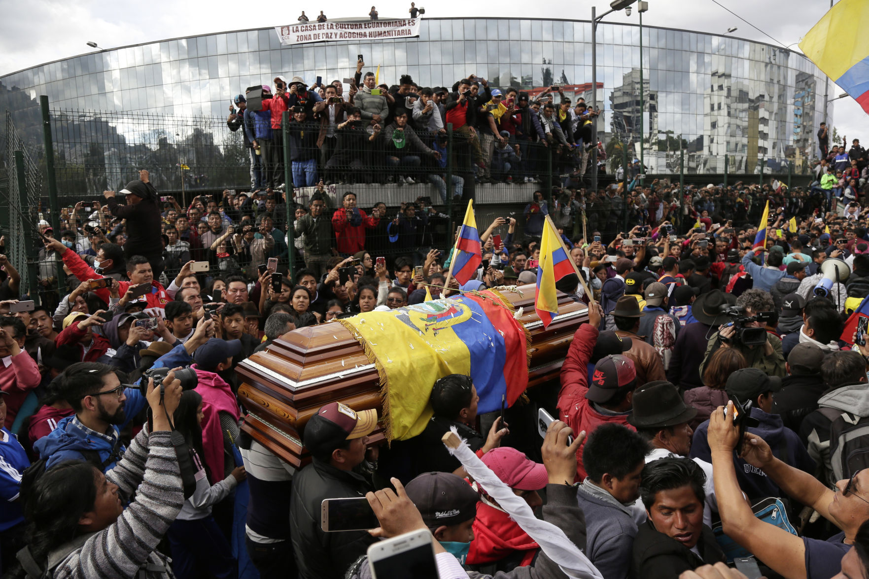 APTOPIX Ecuador Political Crisis